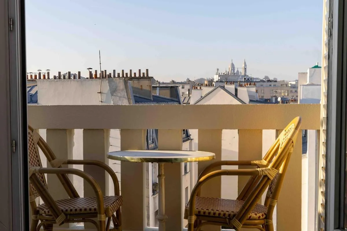 Two Rooms With View Near Canal Paris