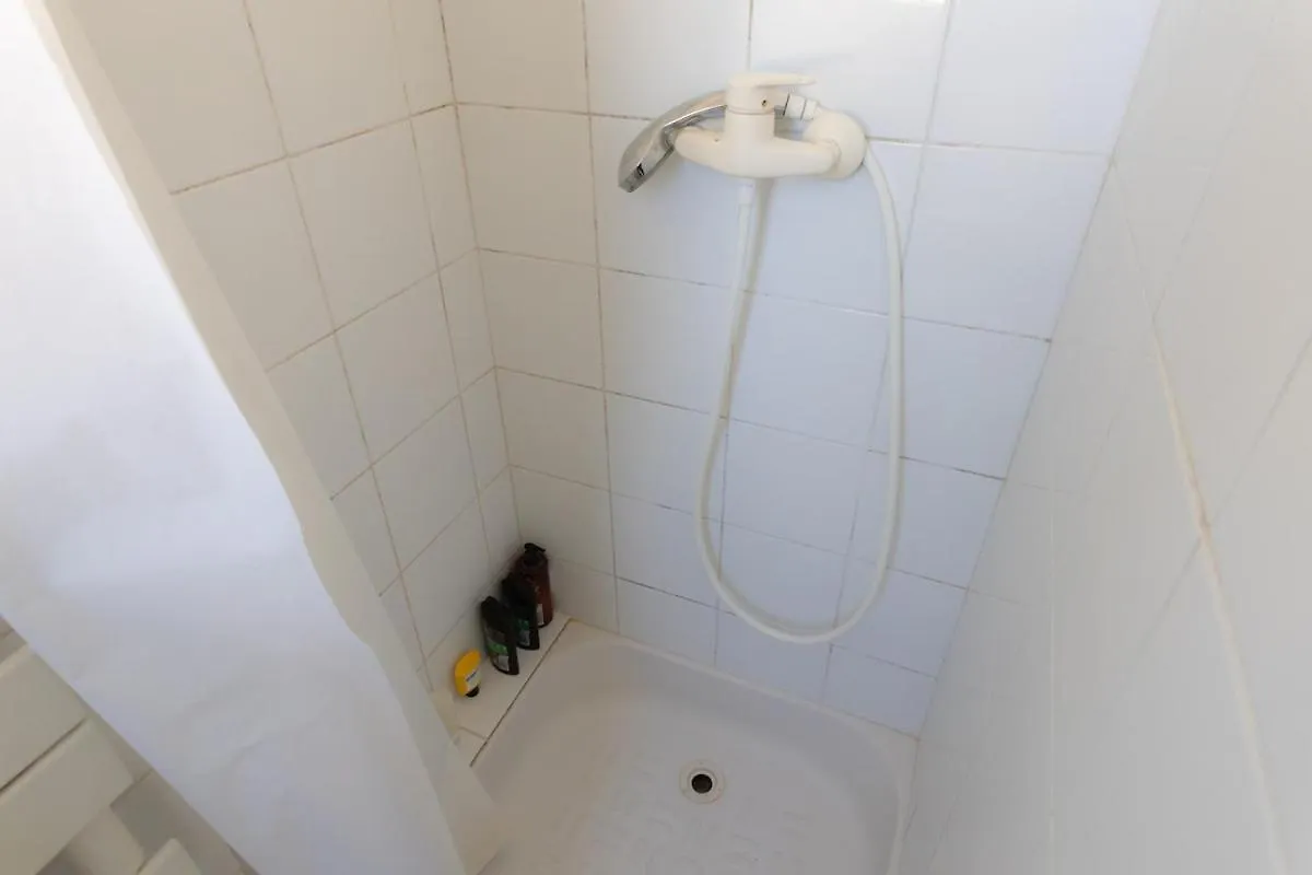 Two Rooms With View Near Canal Paris 0*,  França