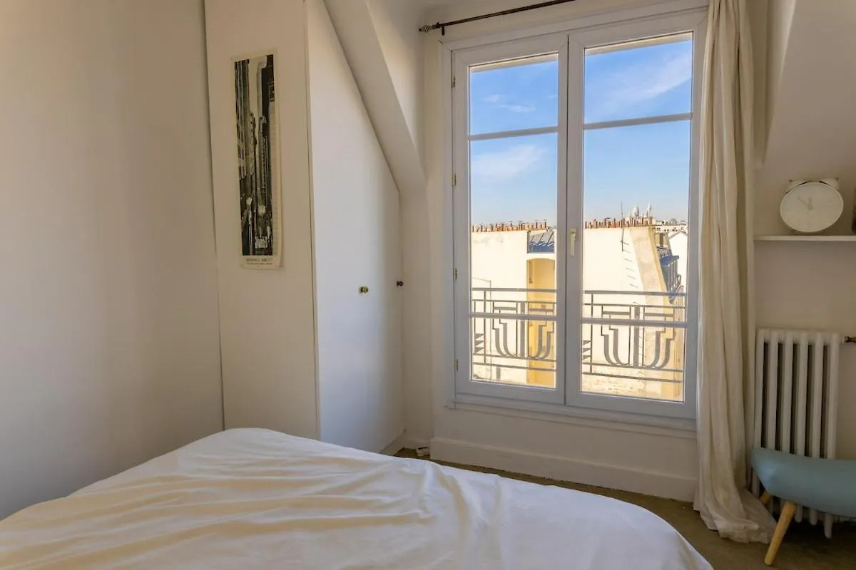 Two Rooms With View Near Canal Paris Apartamento