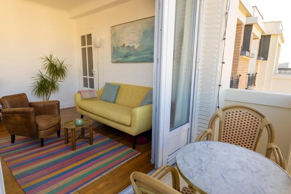 Two Rooms With View Near Canal Paris 0*,