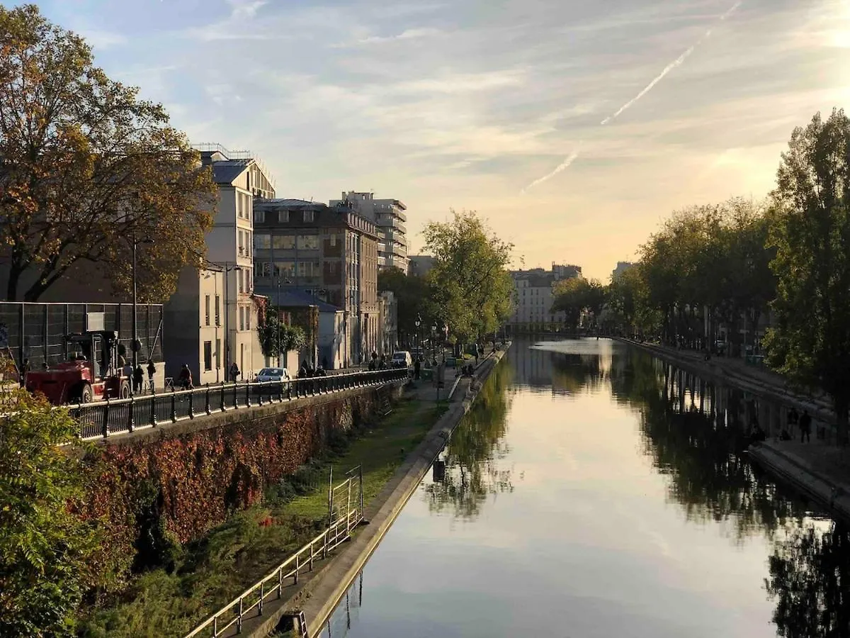 Apartment Two Rooms With View Near Canal Paris