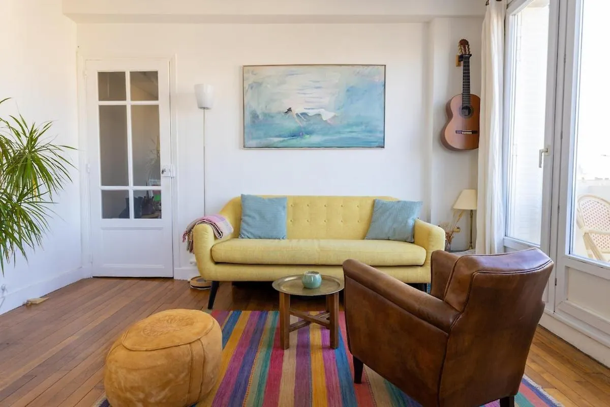 Apartment Two Rooms With View Near Canal Paris France